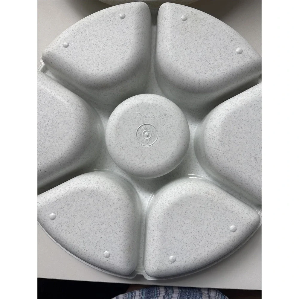Tupperware Veggie Dip Divided Serving Tray w/ Lid 1665-1,  1666-1 NO DIP BOWL